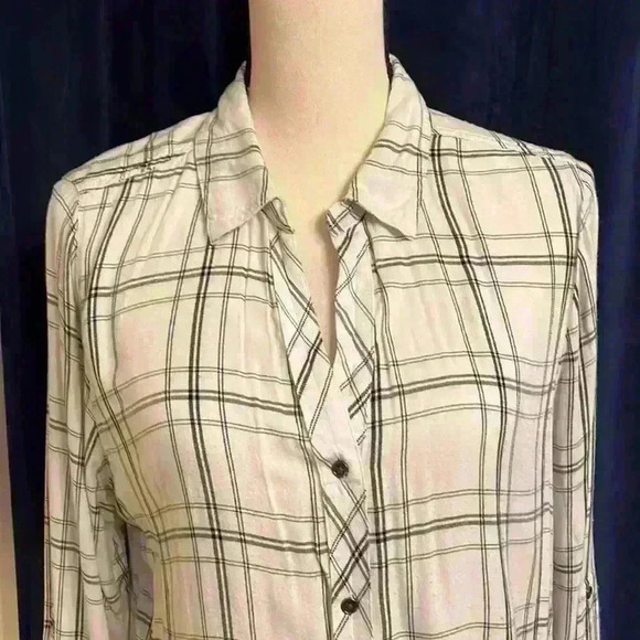 Tinsel White Black Plaid Button Down V Neck Size L Roll Tab - Picture 2 of 7